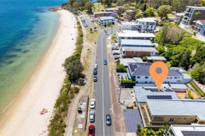 Silver Sands, 29A Victoria Pde - across the road to the water, Nelson Bay